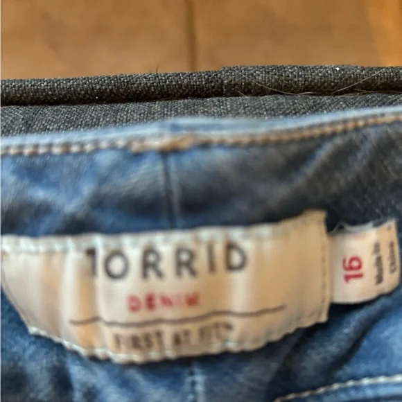Torrid leggings - Picture 3 of 3